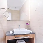 Centre Chic 2/4 Apartment *