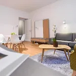 Centre Chic 2/4 Apartment