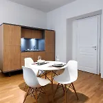Apartment Centre Chic 2/4 *
