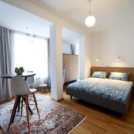 Centre Chic 2/4 * Liubliana
