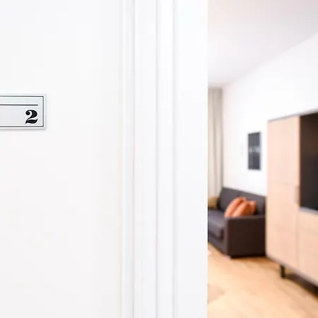 Apartma Centre Chic 2/4 *