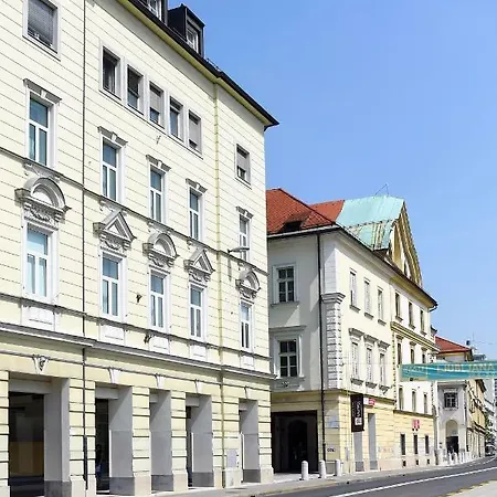 Apartma Centre Chic 2/4 Ljubljana