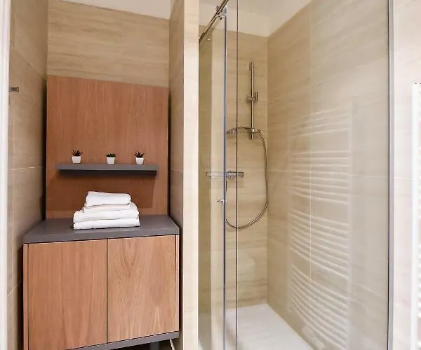 Centre Chic 2/4 * Lublana