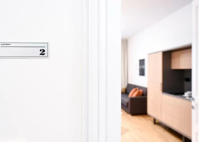 Apartment Centre Chic 2/4 *