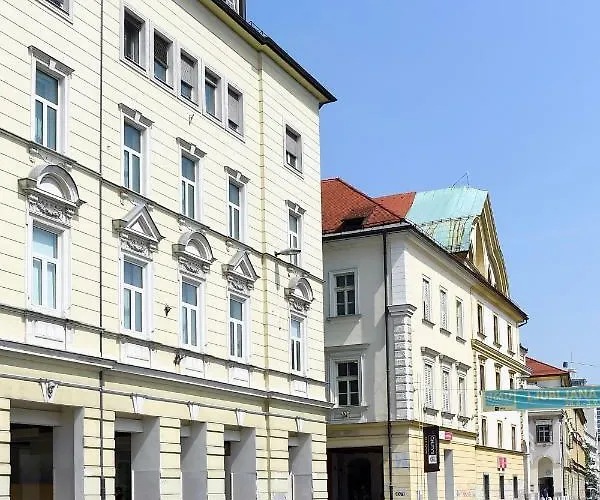 Apartment Centre Chic 2/4 Ljubljana