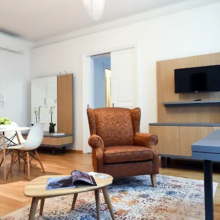 דירה Centre Chic 2/4