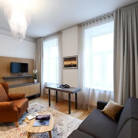 דירה Centre Chic 2/4 *